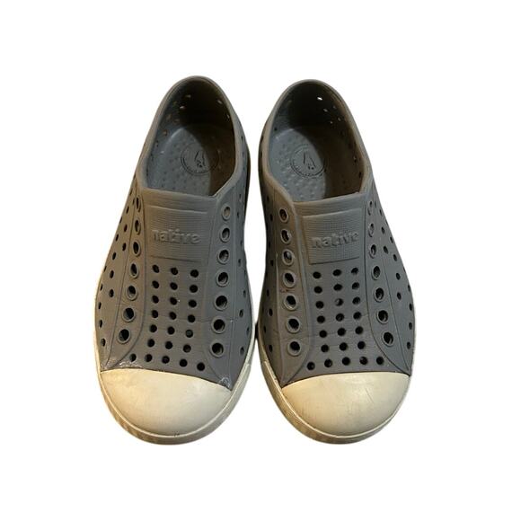 Native Shoes Toddler Size 8C – Gray Slip-On, Gender Neutral - Picture 1 of 8